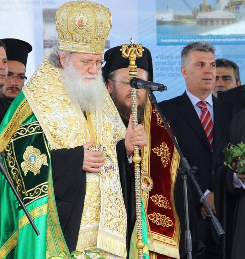 Новината за смъртта на Кирил завари патриарх Неофит на път за Русе