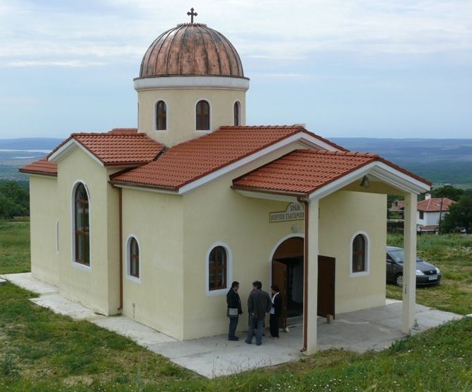 Ден преди смъртта: Кирил осветил църква и посрещнал украинци във варненско село 