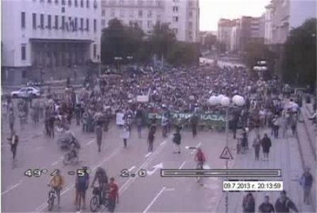 МВР брои протестиращите с панорамни снимки