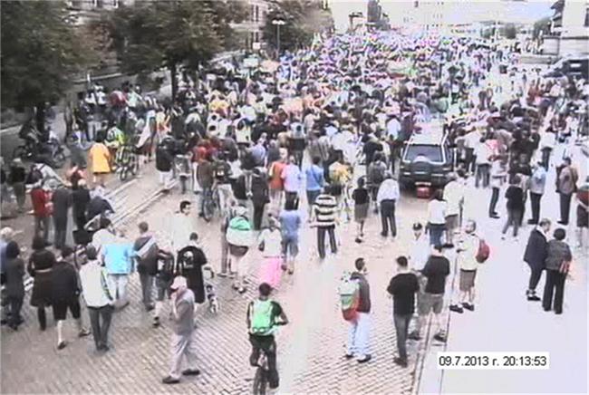 МВР брои протестиращите с панорамни снимки