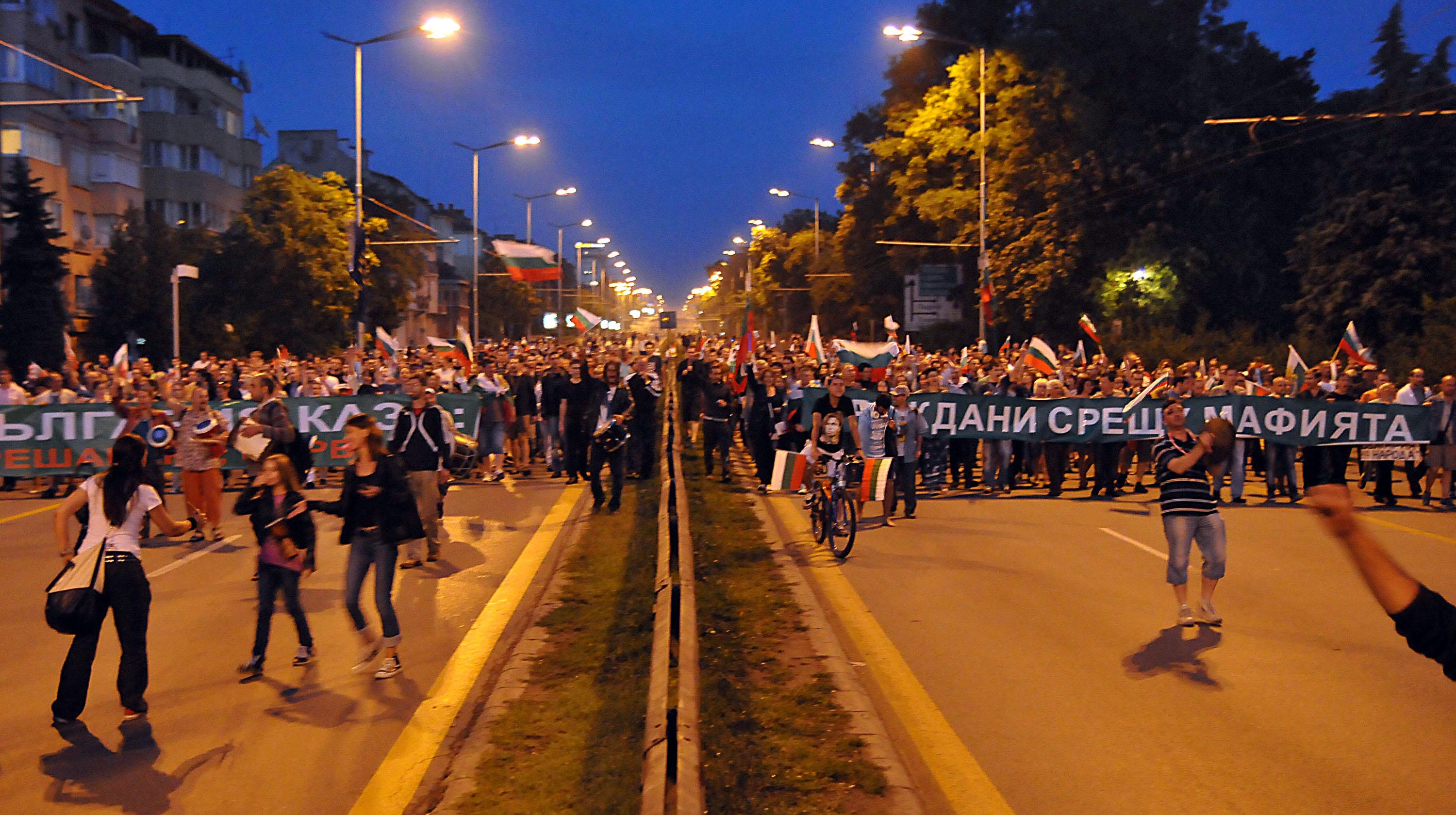 България на кантар за протестите и кабинета &quot;Орешарски&quot;