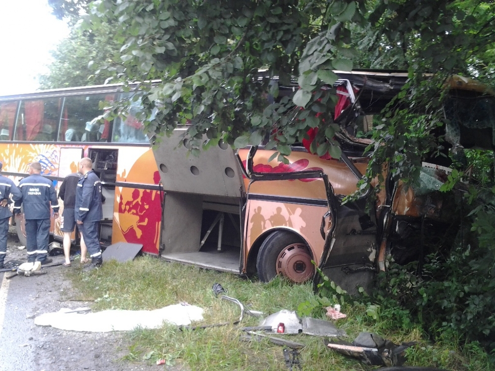 Осем са вече жертвите на ужасната катастрофа в Украйна (СНИМКИ)