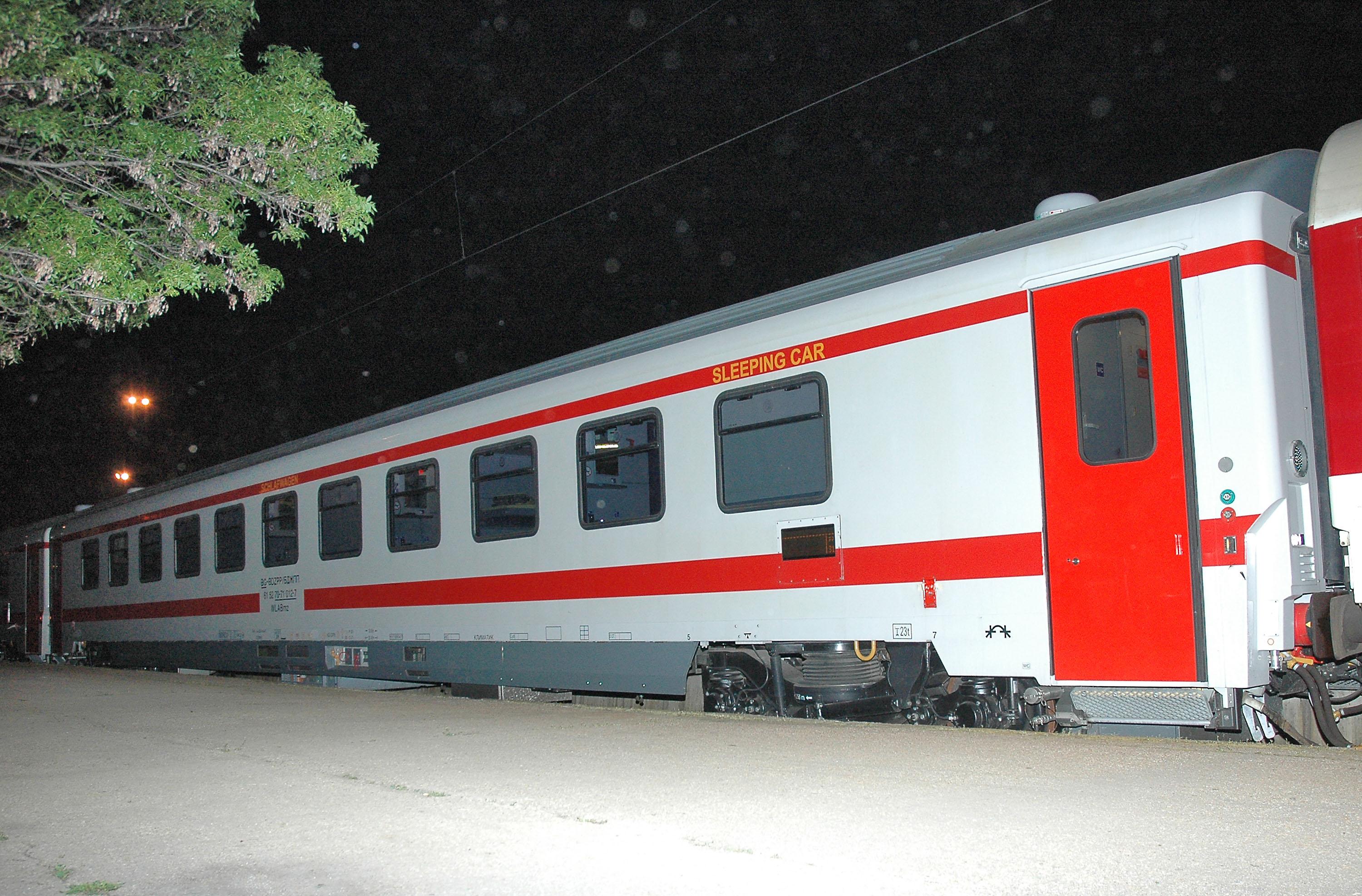 БДЖ пуска допълнителни нощни влакове между София и Варна 