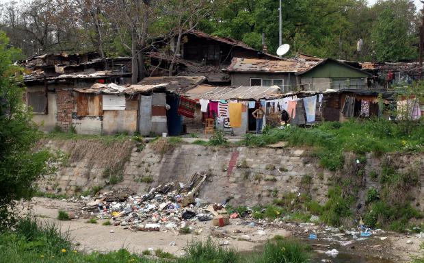 Бедни хващат баданарката срещу жилища