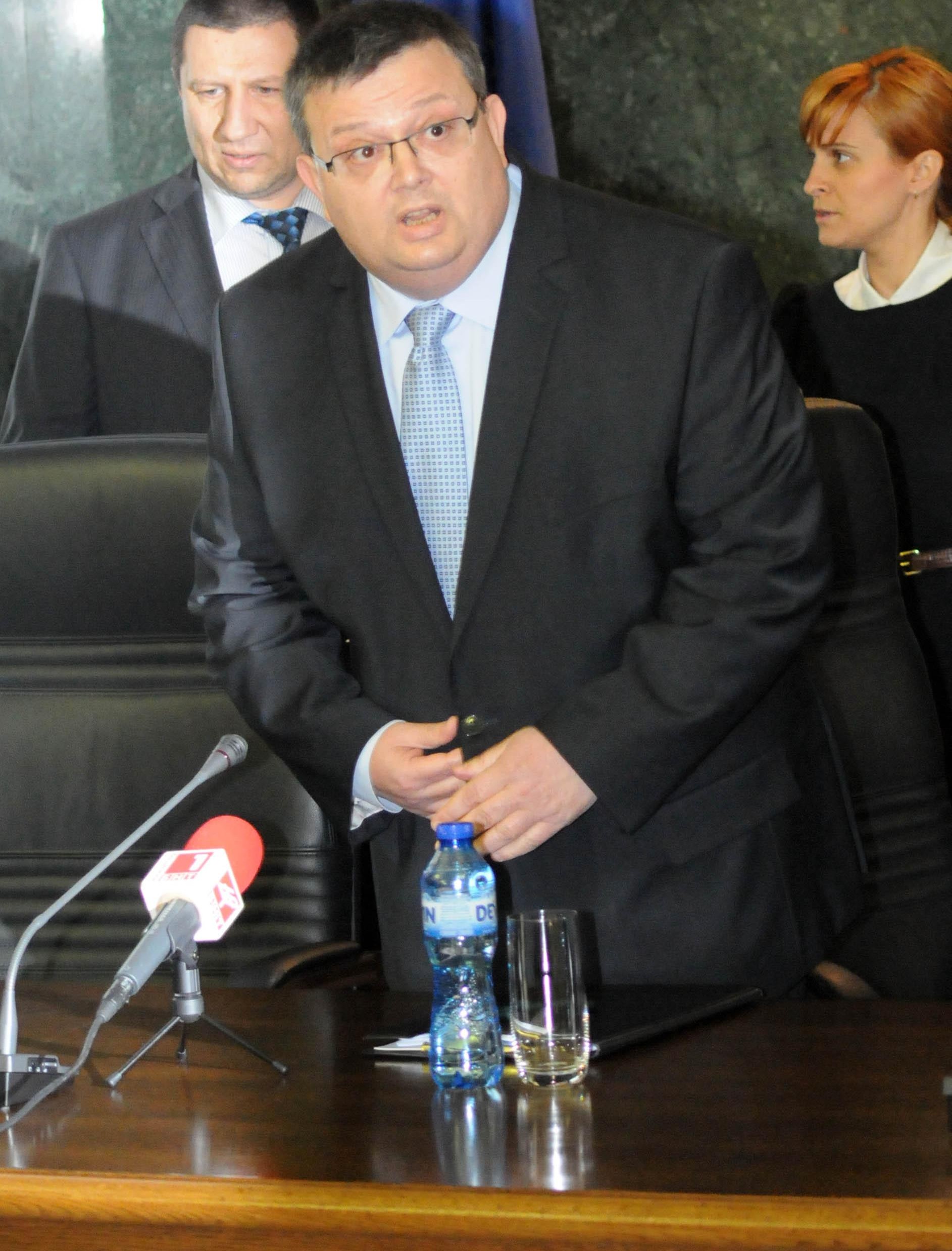 Сотир Цацаров предложи временно отстраняване на прокурор Емил Христов 