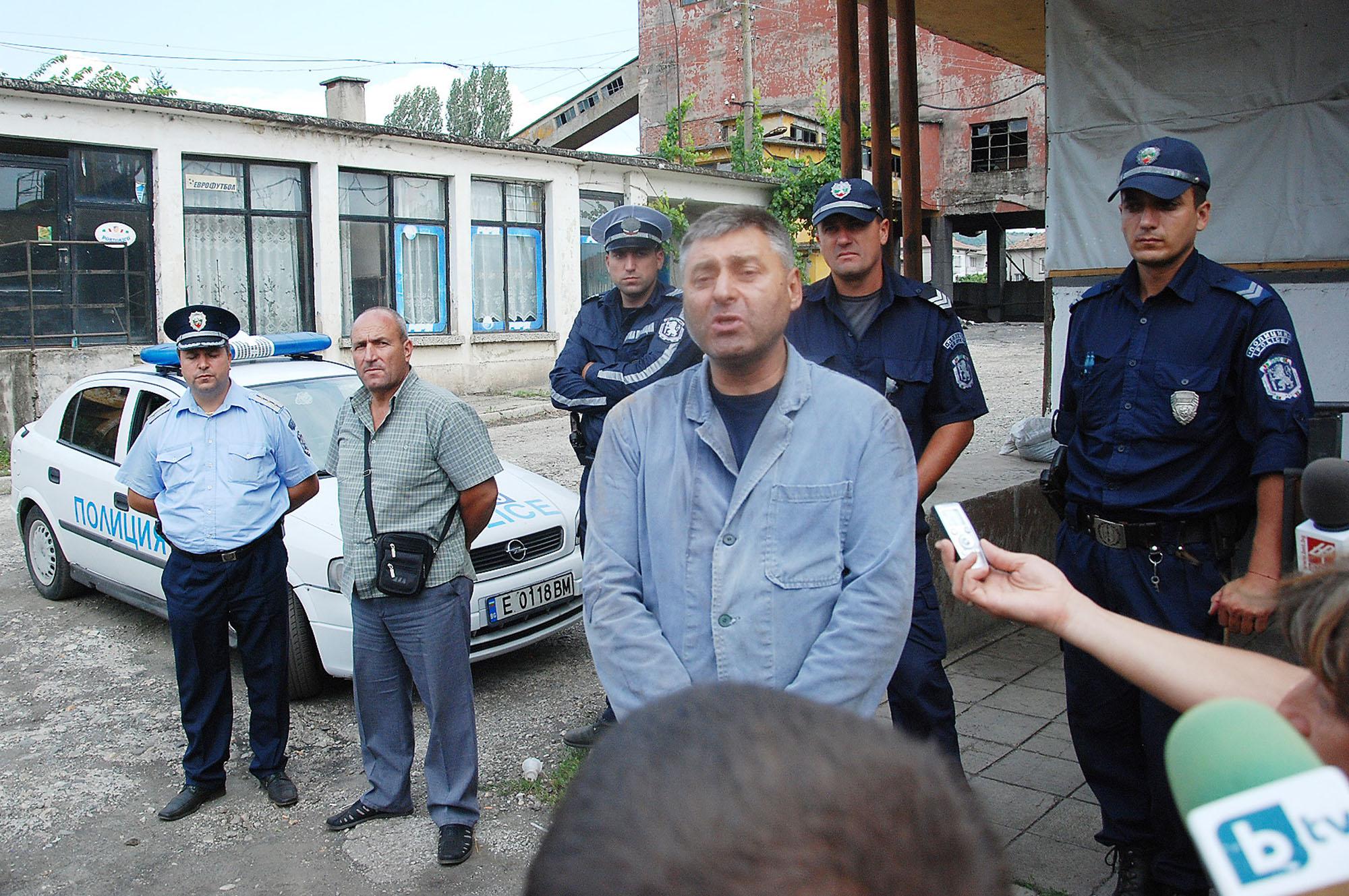 Собственикът на фаталната мина “Ораново” се предаде в полицията