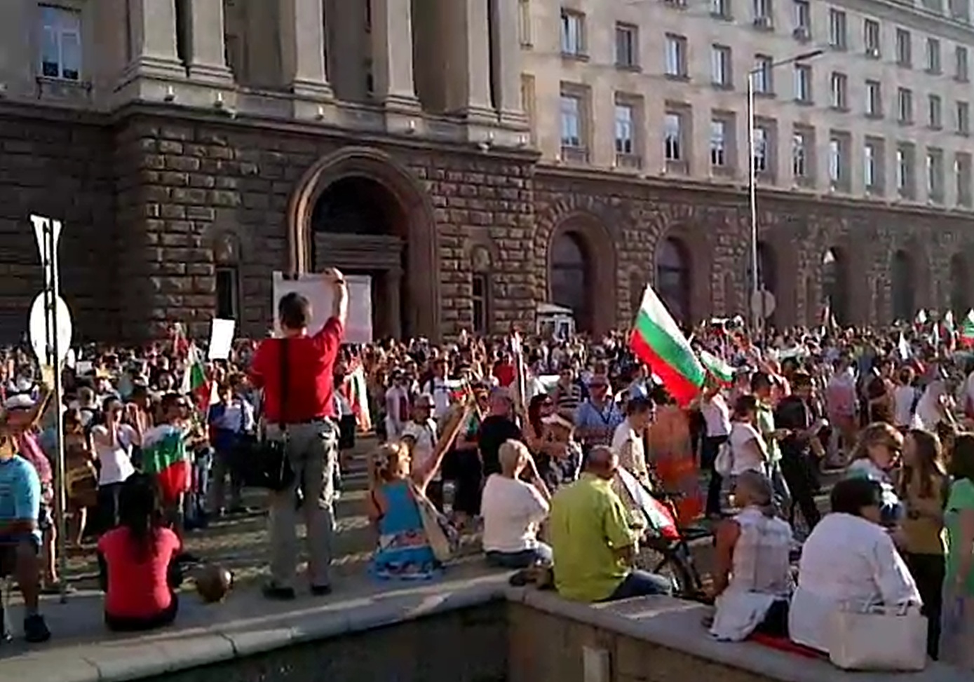 БЛИЦ TV: “България иска оставка веднага!” е лозунгът на протестиращите днес 