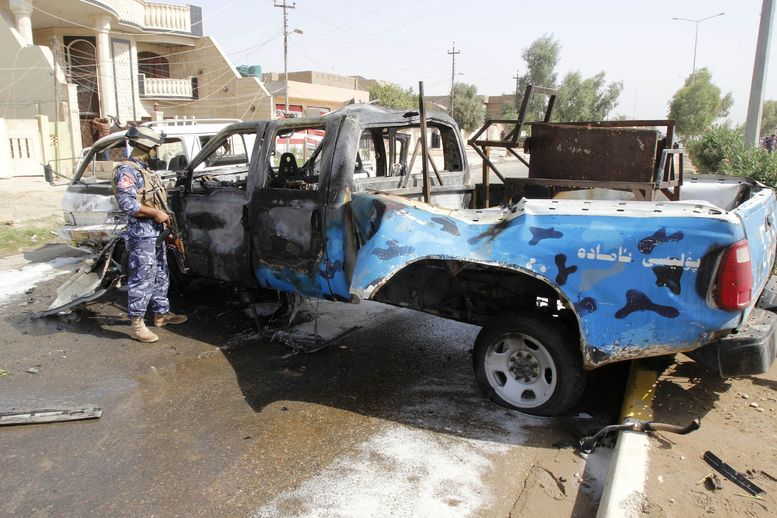 Клане: Екстремисти разстреляха 14 шофьори, за да им свият камионите
