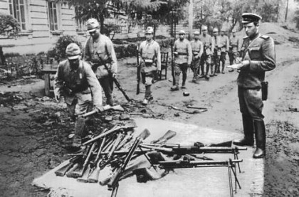9.8.1945 г: Съветската армия започва операция в Манджурия