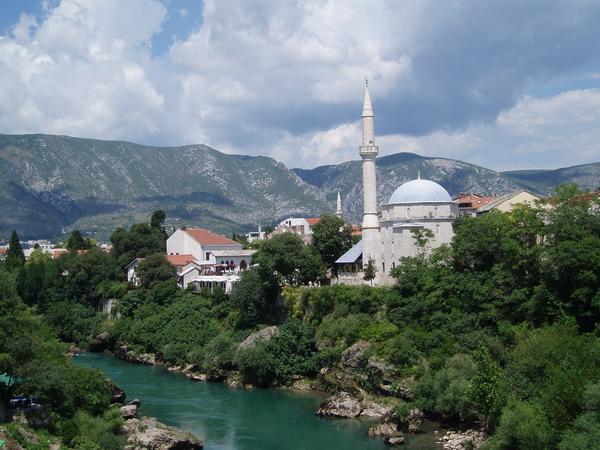 &quot;Бели дяволи&quot; плетат до България терористична мрежа за господство на исляма в цяла Европа