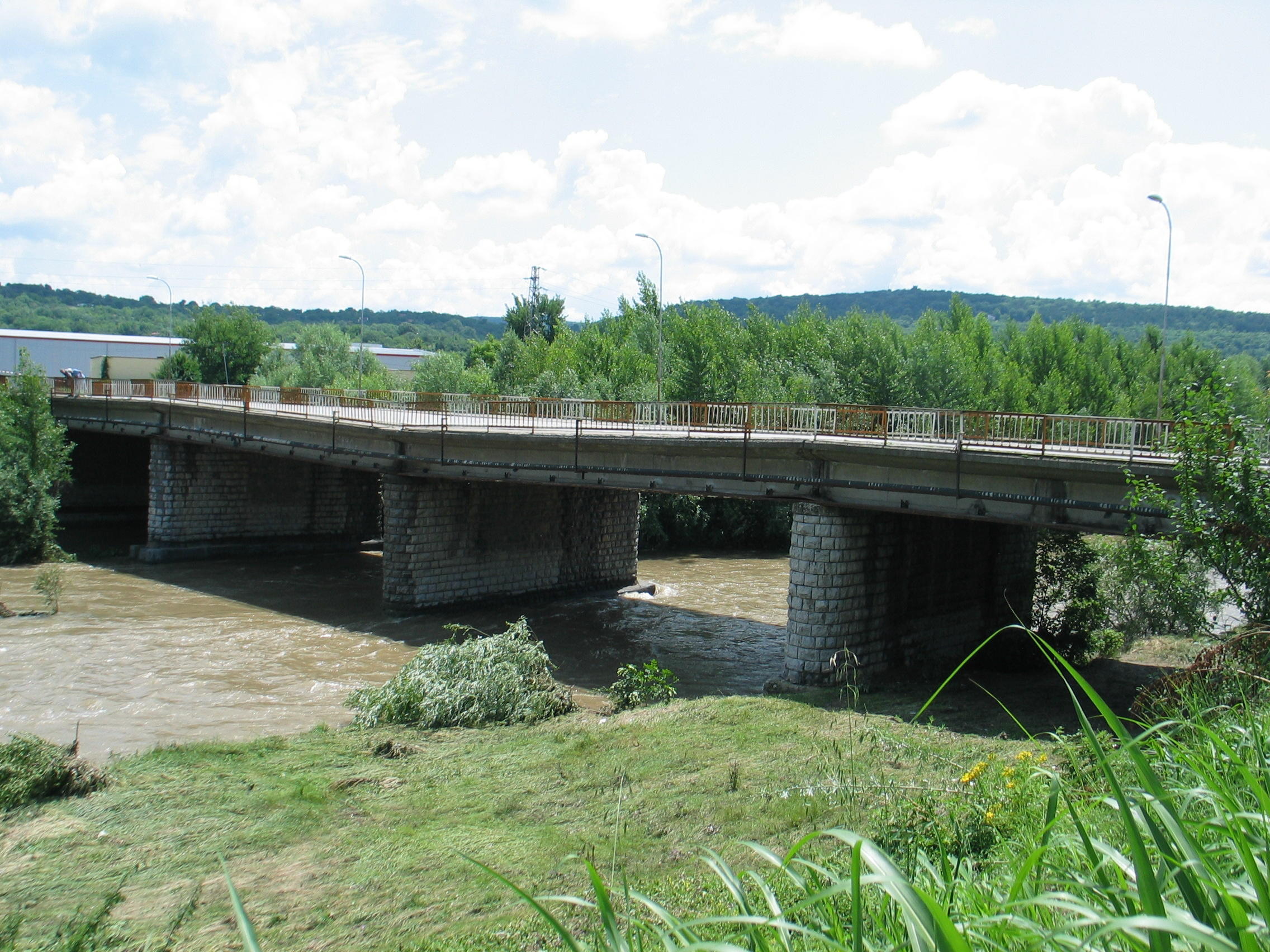 Отпуснаха 1,9 млн.лв. за хлътналия мост в Ловеч