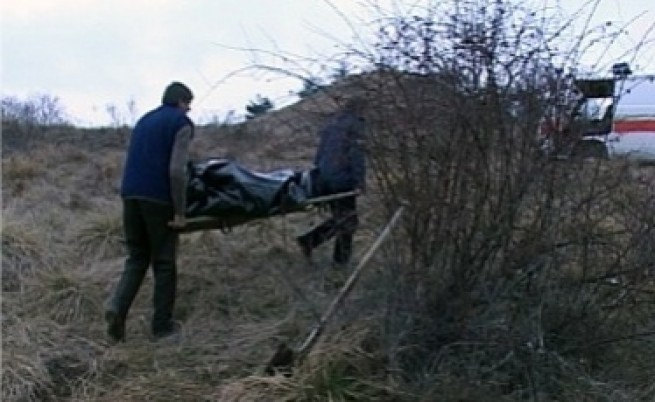 Първо в БЛИЦ: Антимафиоти изравят трупове край Перник