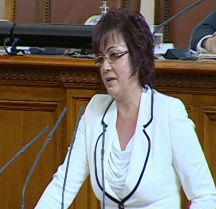 Корнелия Нинова: Доводите на Плевнелиев са същите, както срещу Бюджет 2010