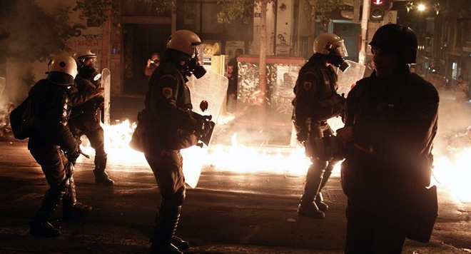 Атина под блокада - анархисти се готвят да запалят Политехническия университет 