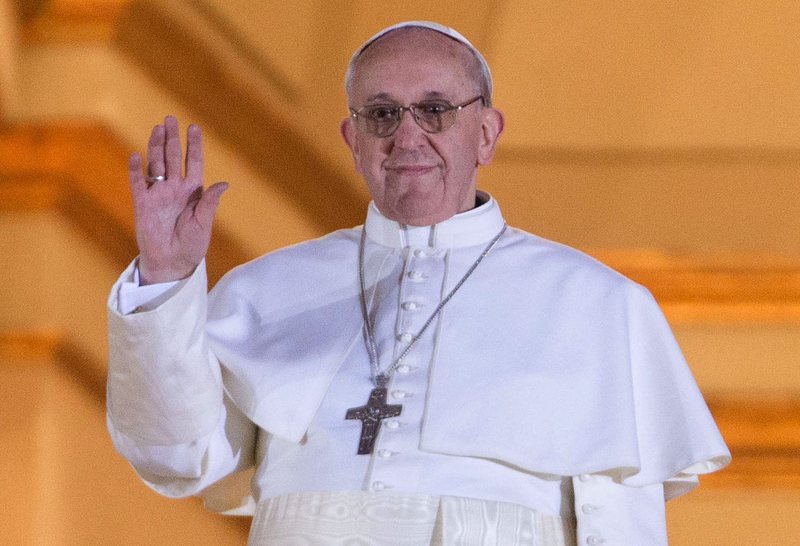 Папата смени своя човек в България 