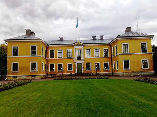 Екстремисти заплашиха да взривят шведския кралски дворец