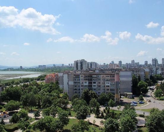 Страшен удар: Пенсионери с имотни далавери за 1,3 млн. лв. в Бургас