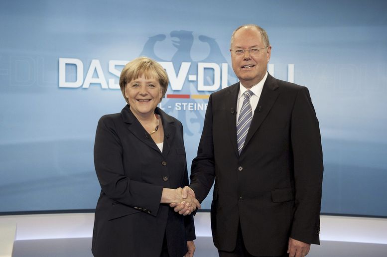 Без превес на силите между Меркел и Щайнбрюк в единствения им телевизионен дебат