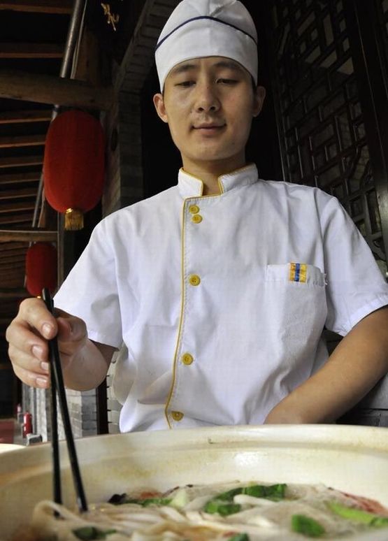 Китай праща готвач да върти черпака на феста на чорбата в Златарица