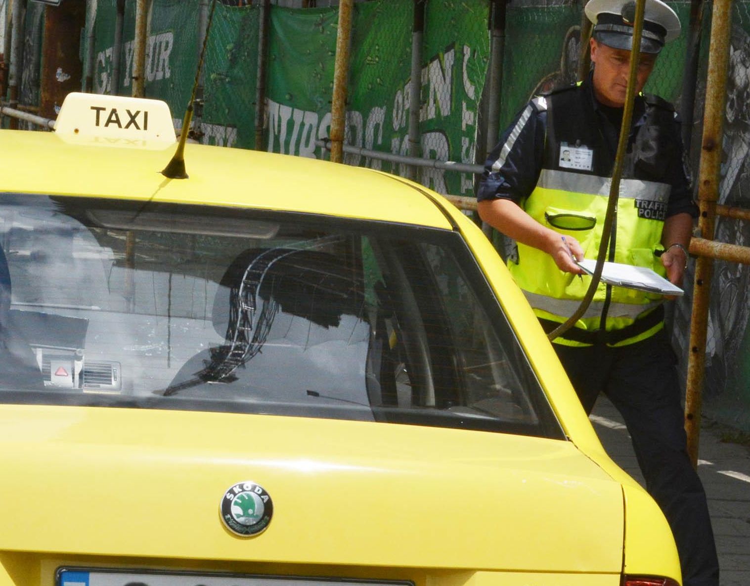 Таксиджия блъсна момче на пешеходна пътека 