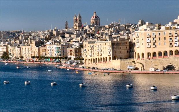 Делфини, рицари, пирати и девствена красота посрещат в Малта
