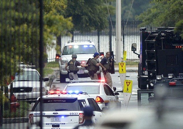 Очевидец на клането във Вашингтон: Нападателят не отрони и дума, само стреля по нас  