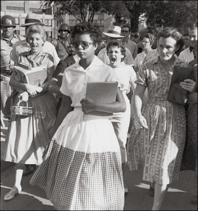 24.9.1957 г.: В Литъл Рок армията разгонва тълпа американски расисти