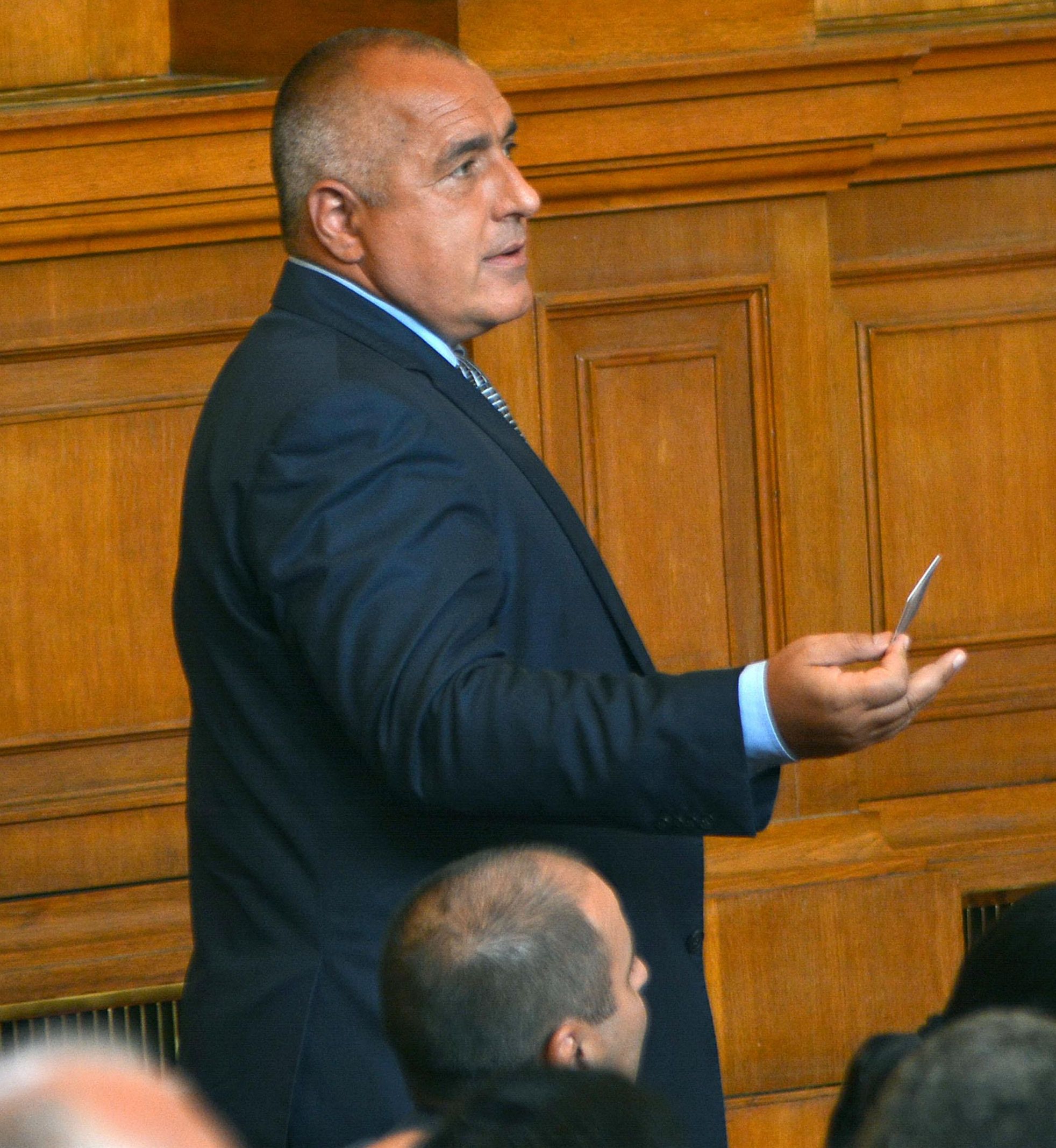 Борисов ще иска оставката на Миков като парламентарен шеф