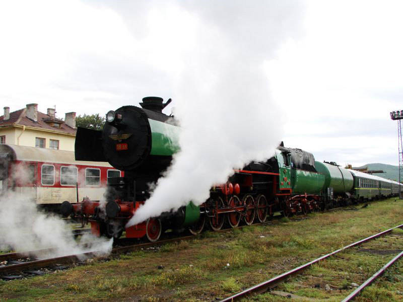 БДЖ ще организира още две пътувания с парен локомотив по теснолинейката през юни