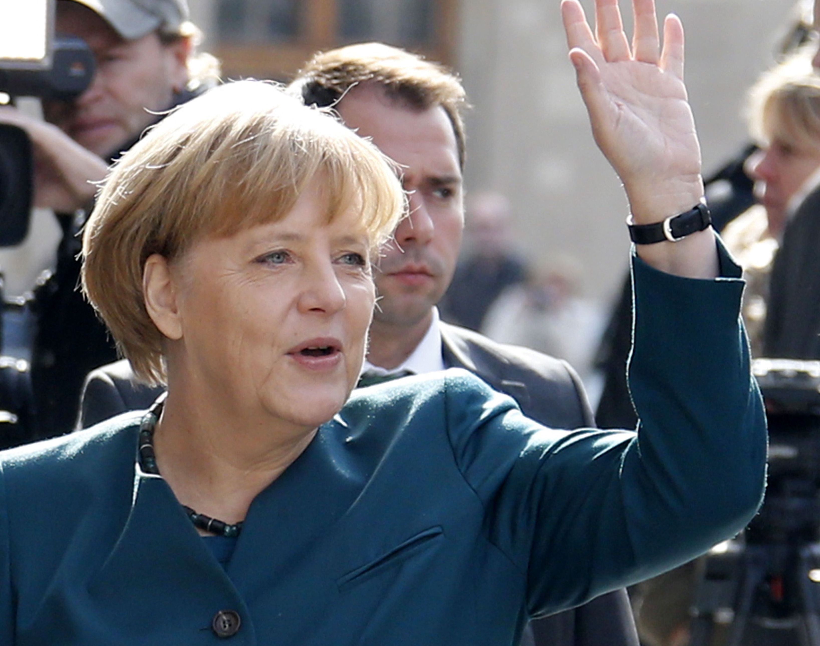 Меркел крачи уверено към нов мандат