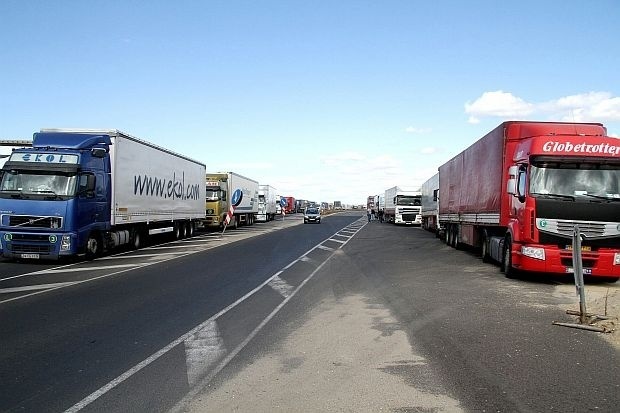 15 км опашка от чакащи камиони на ГКПП „Капитан Андреево”