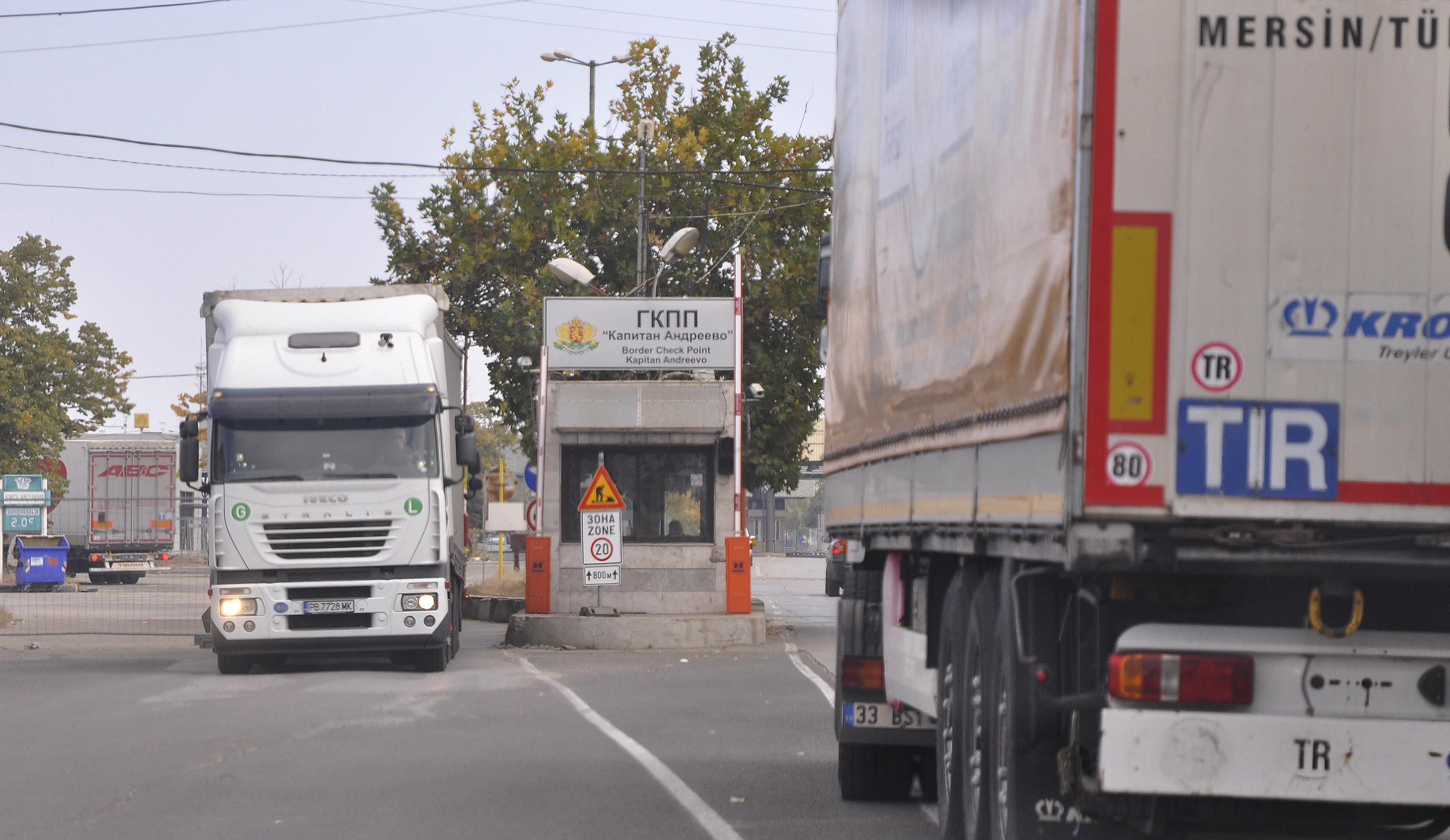 Кабинетът ограничава цените на винетките за камиони