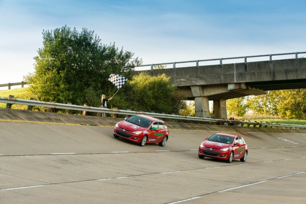 “Опел Астра” е най-бързият сериен дизелов автомобил в света