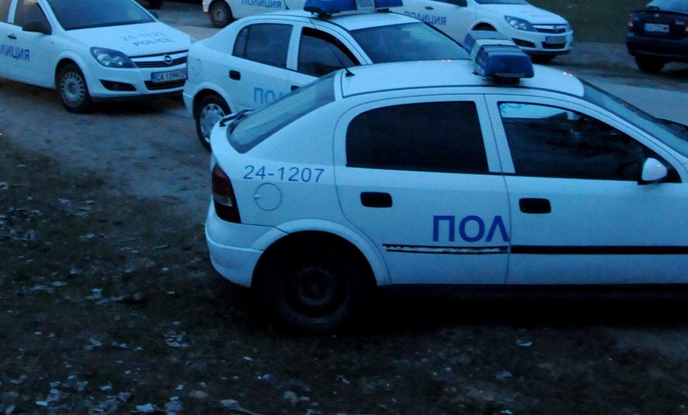Бандит стреля по ченгета в София