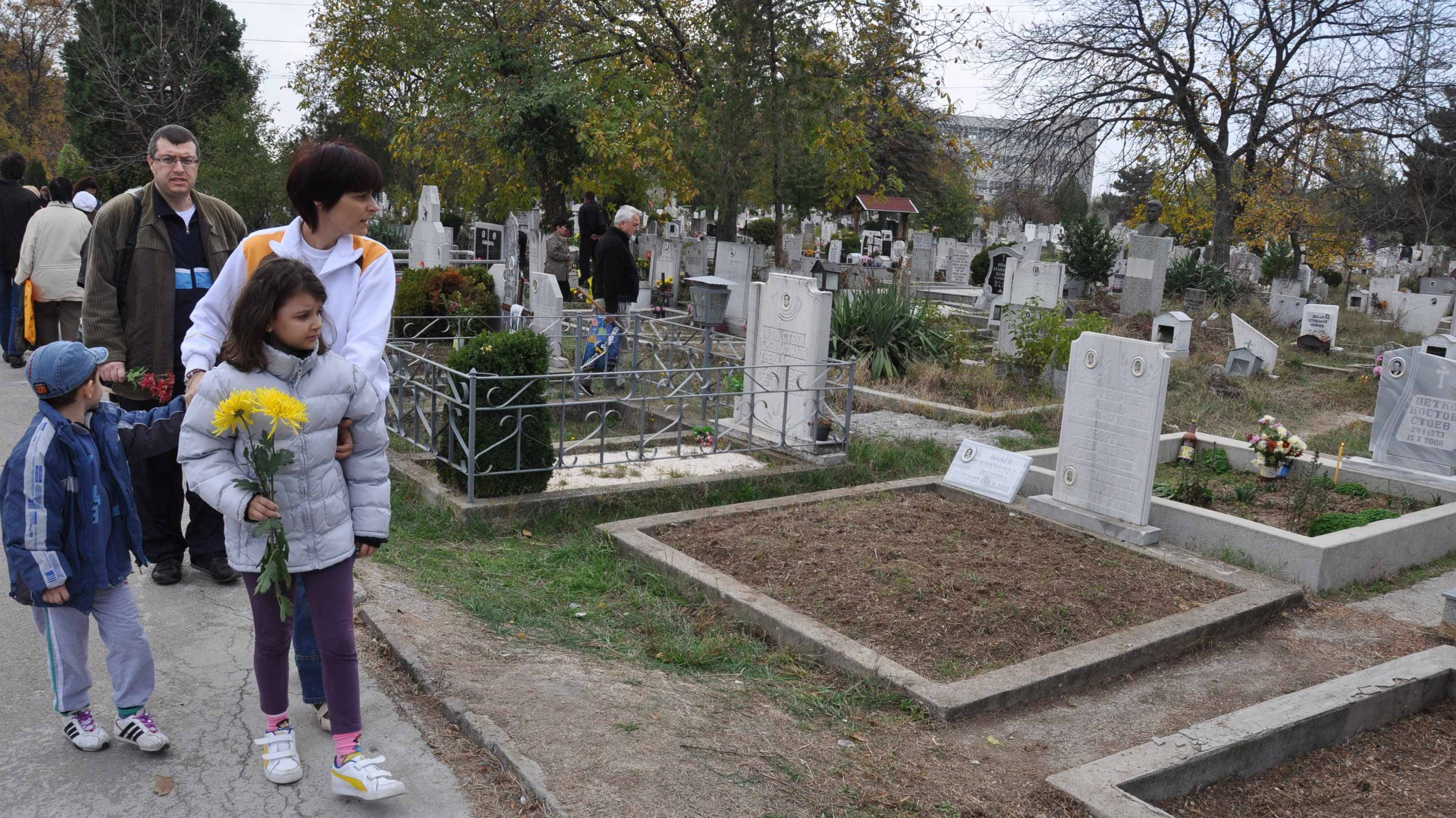 Стълпотворение на гробищата в Хасково
