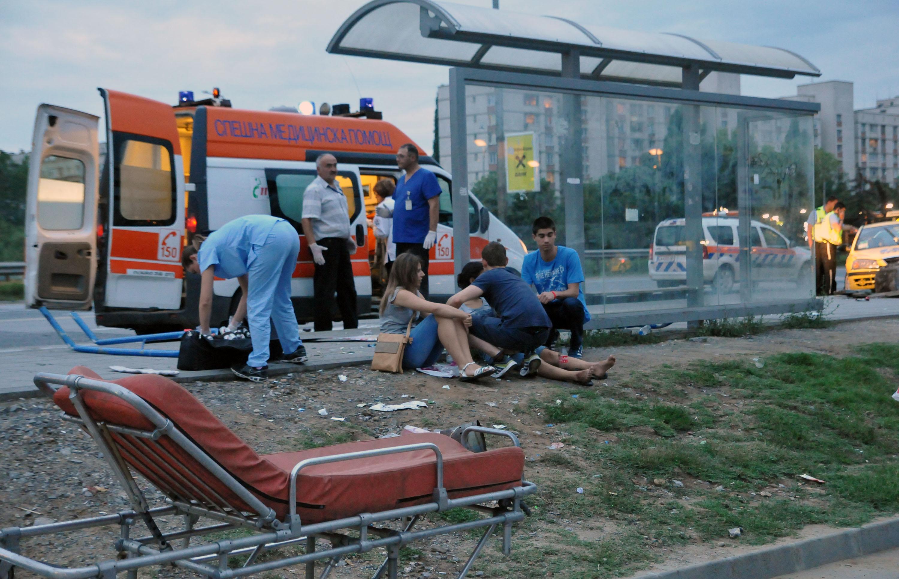 Сигнал до БЛИЦ: Мъж лежи в безпомощно състояние на бул. "Цариградско шосе"!