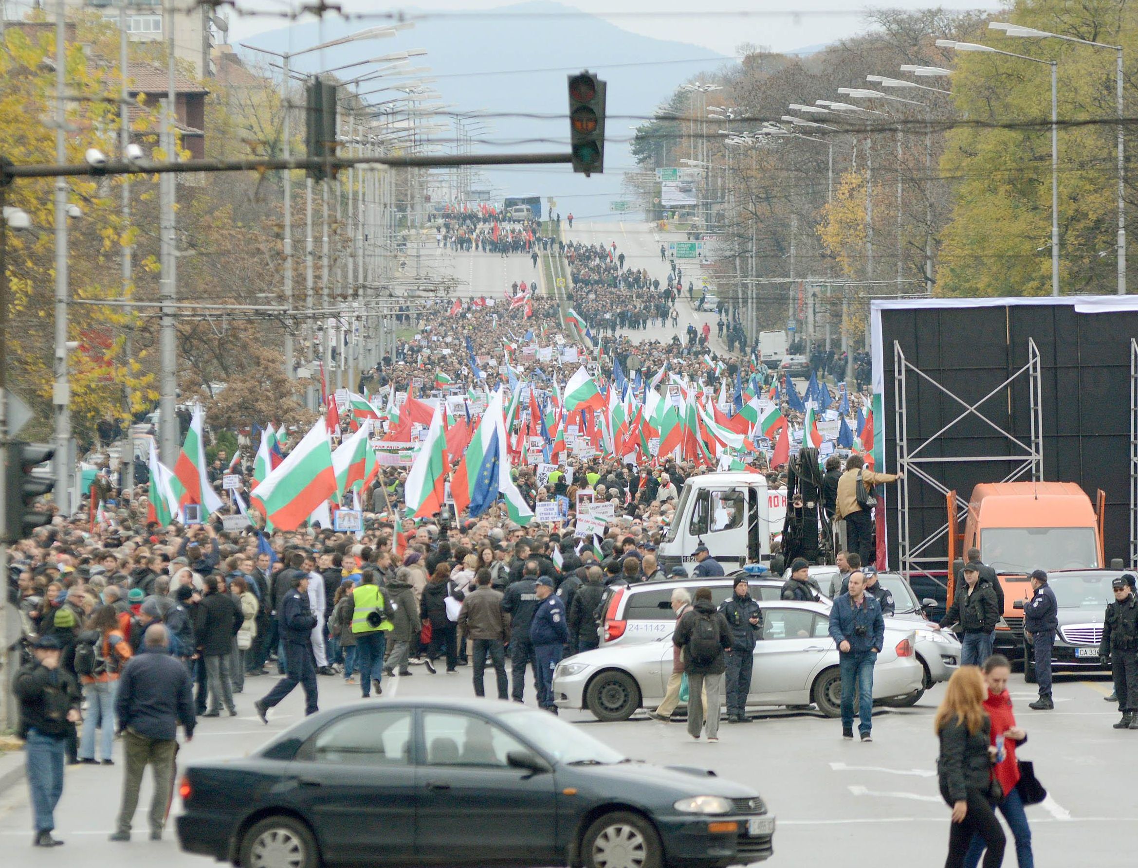 МВР: 50 хиляди души в София, 15 хиляди души в Пловдив