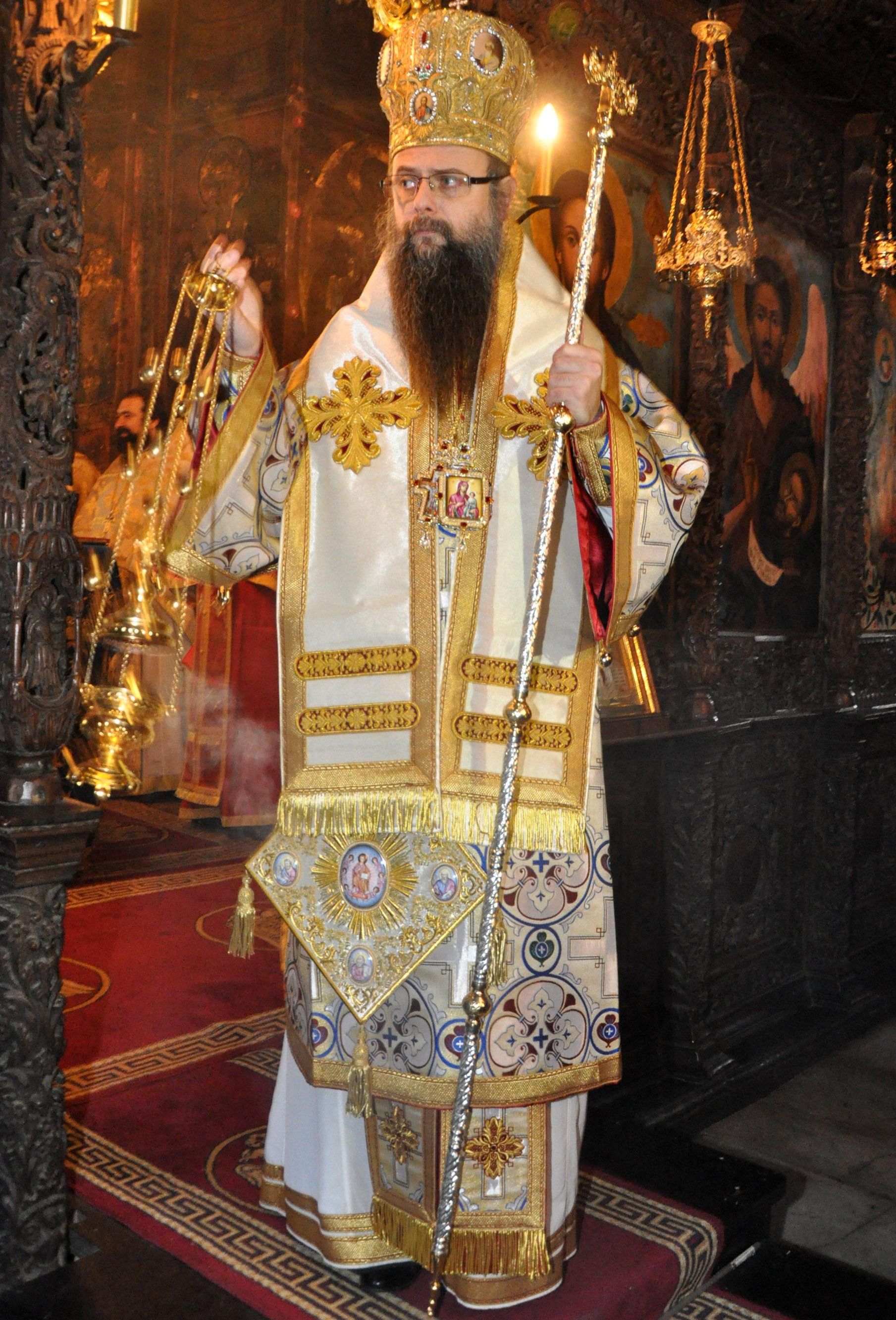 Стягат протест срещу митрополит Николай