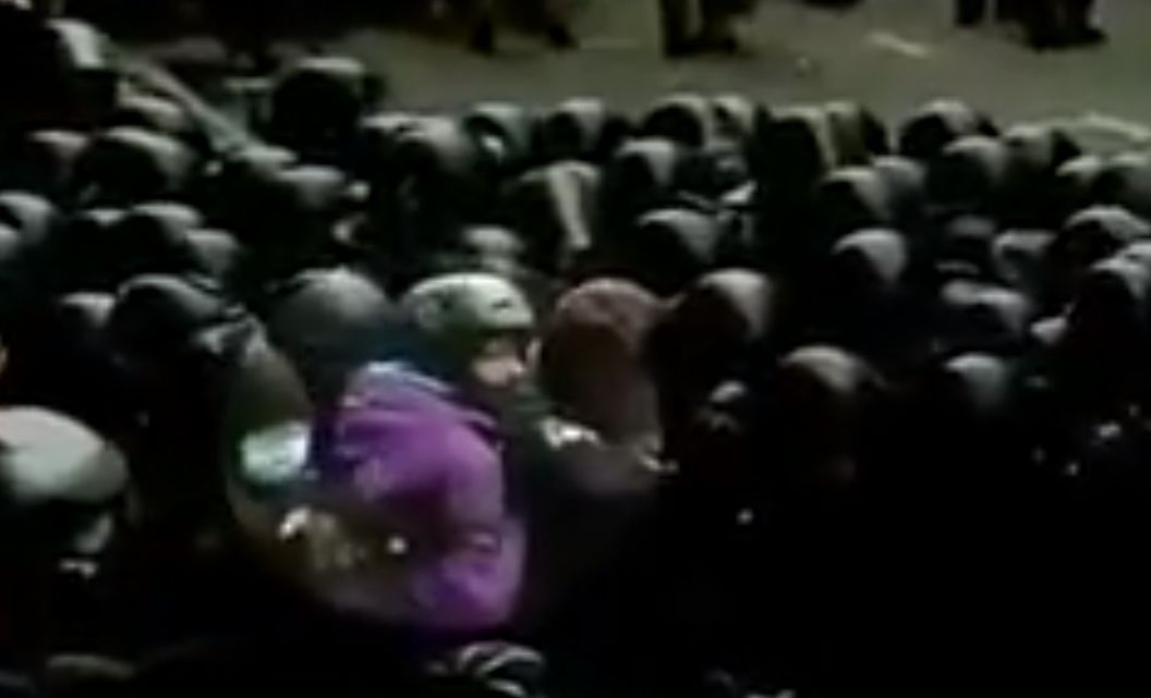 Видео разконспирира провокаторите по време на щурма в Киев (ВИДЕО)