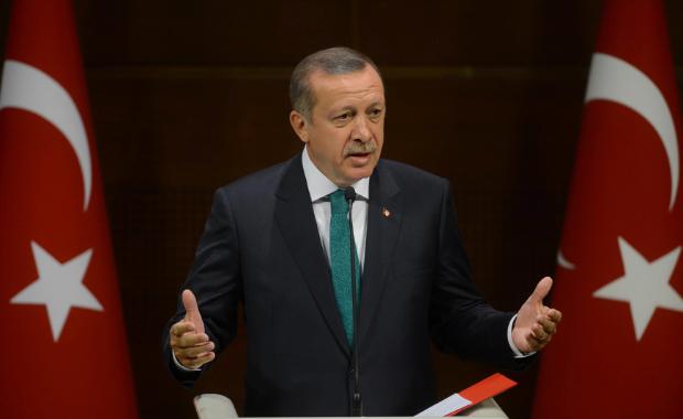 Притиснат от скандала за корупция Ердоган смени 10 министри