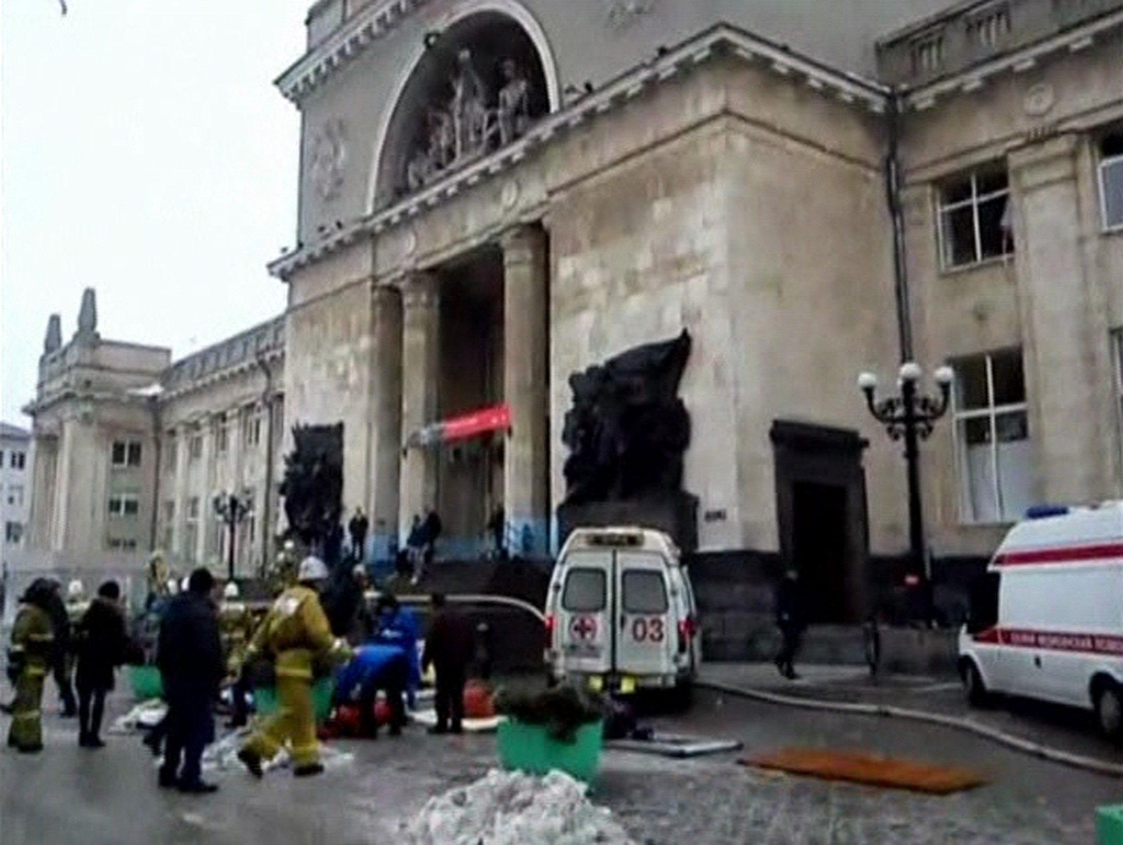Обрат: Мъж-терорист е взривил гарата във Волгоград?  