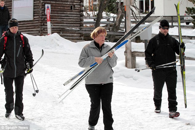 След Шумахер: И Меркел се преби на ски