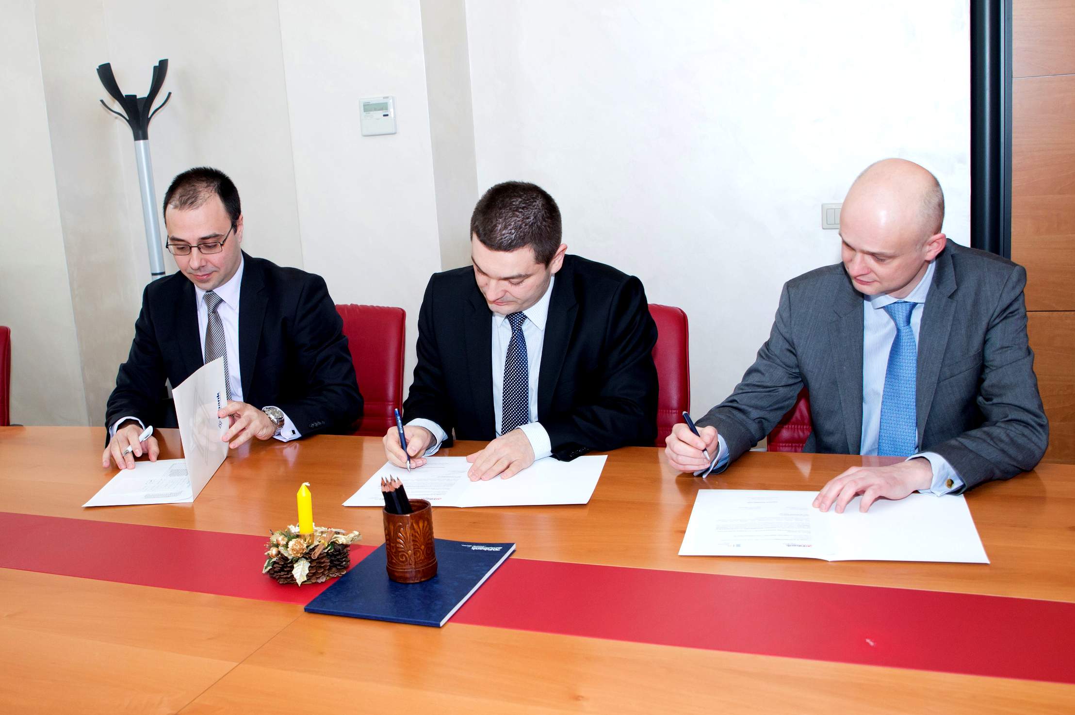 Fibank подписа първото за България гаранционно споразумение по инициативата &quot;Инструмент за споделяне на риска&quot;