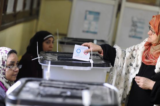 Кръв окъпа референдума за нова конституция в Египет