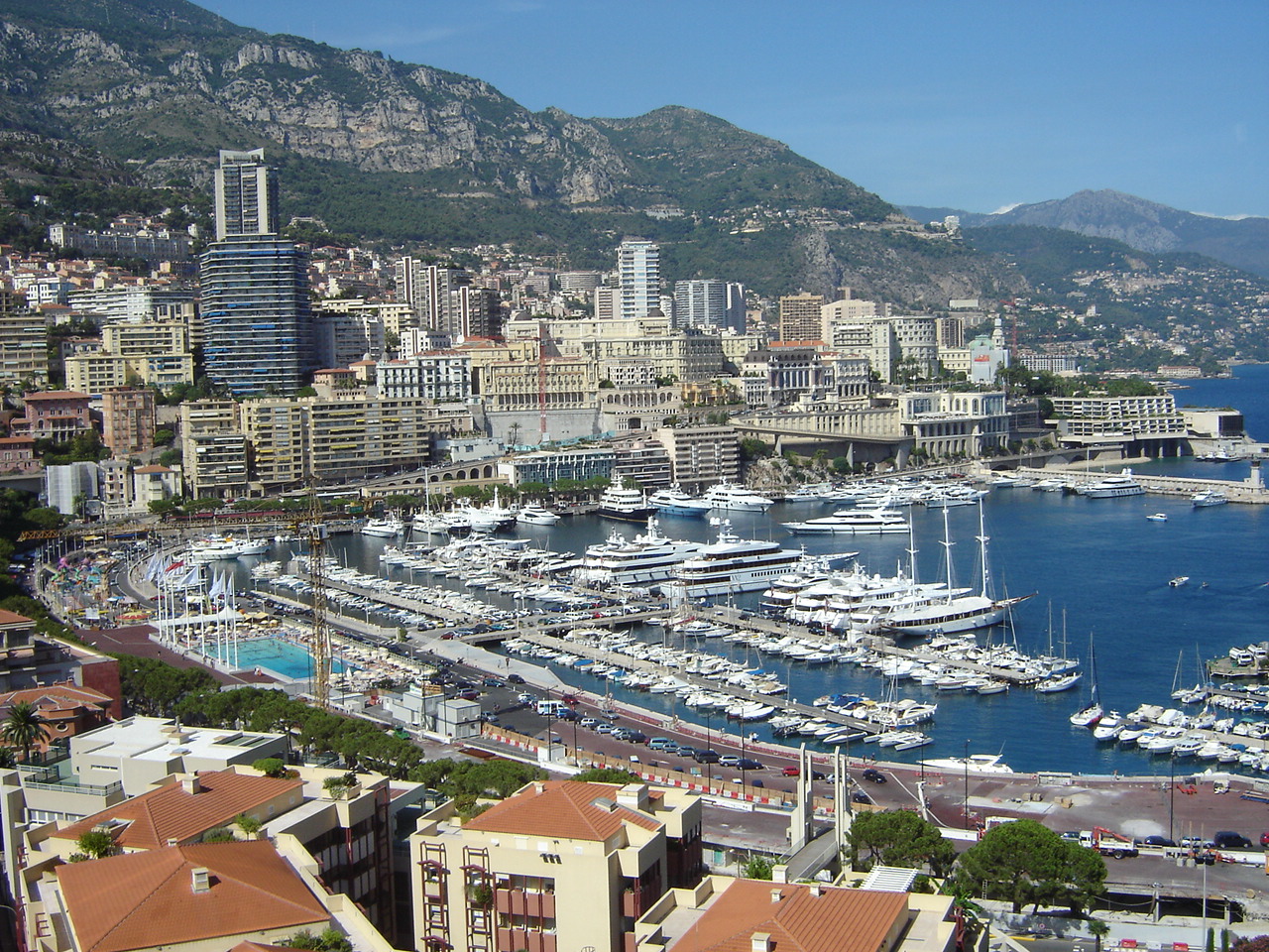 Монако си увеличава територията, строи квартал в морето