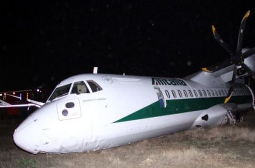 Самолет кацна аварийно в родното място на граф Дракула, има ранени 
