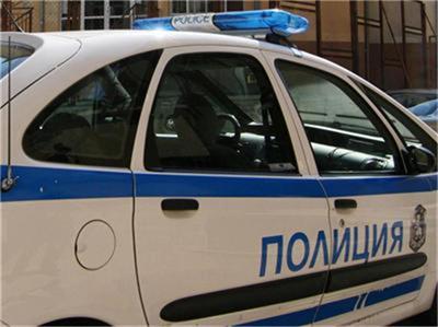 Въоръжени и маскирани ограбиха денонощен магазин във Варна