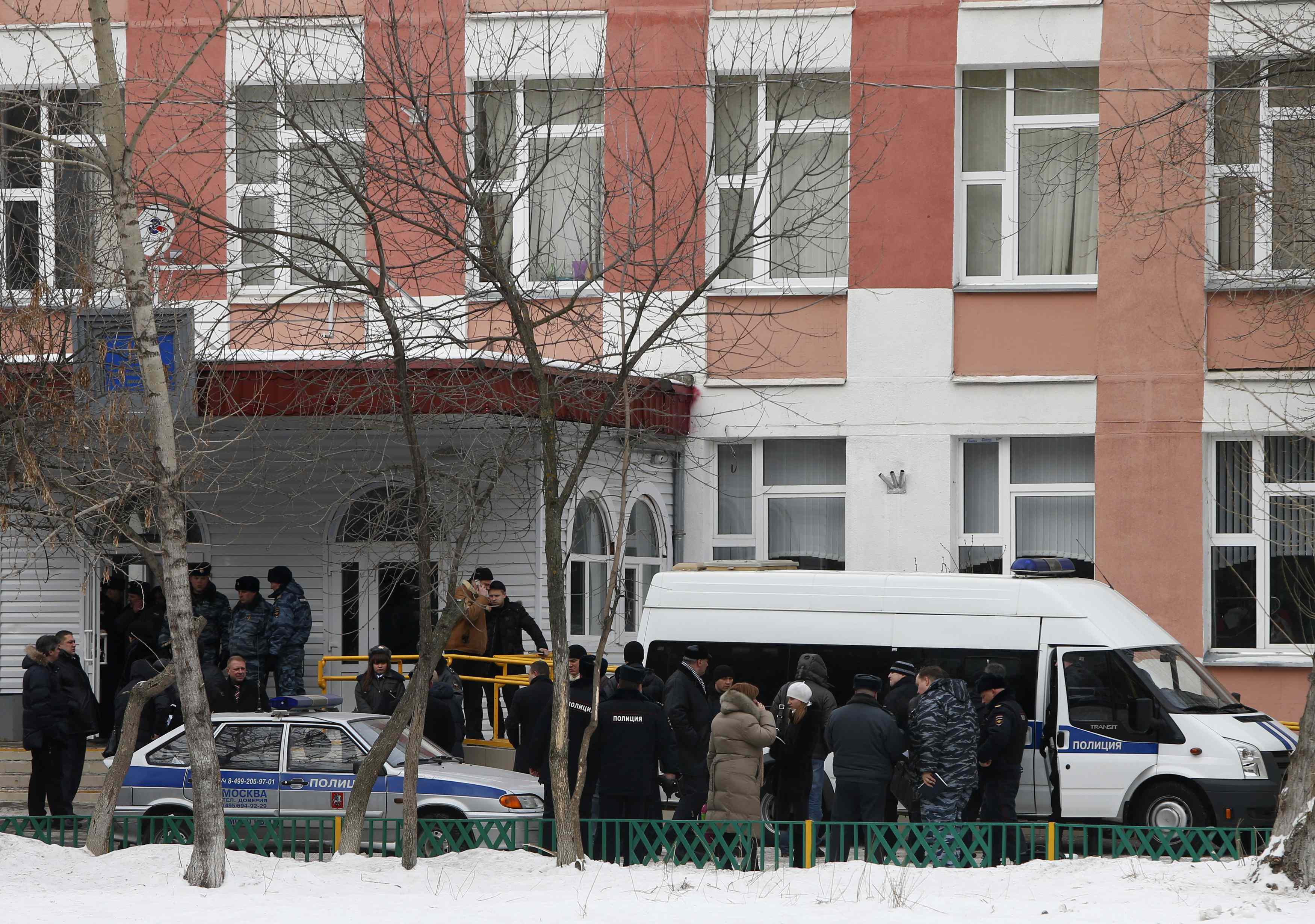 Ученикът-убиец бил отличник, внесъл две пушки в школото (СНИМКИ/ВИДЕО)