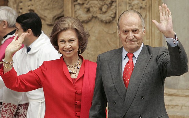 Крал Хуан Карлос даде заплата на кралица си