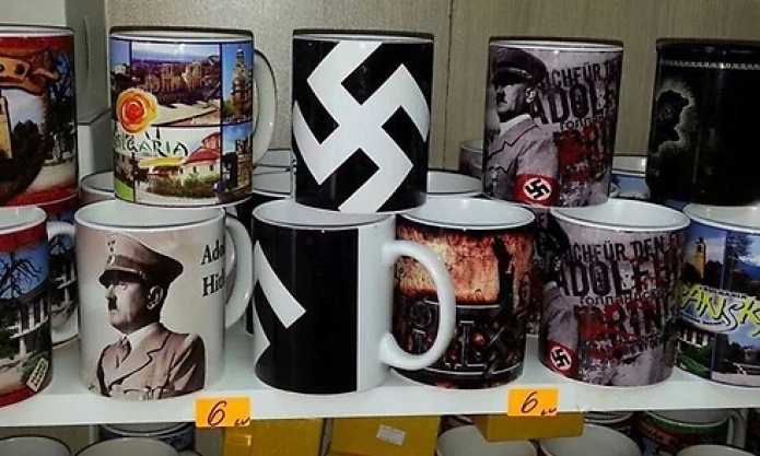 Израелска туристка едва не припадна в Банско при вида на чаши с лика на Хитлер